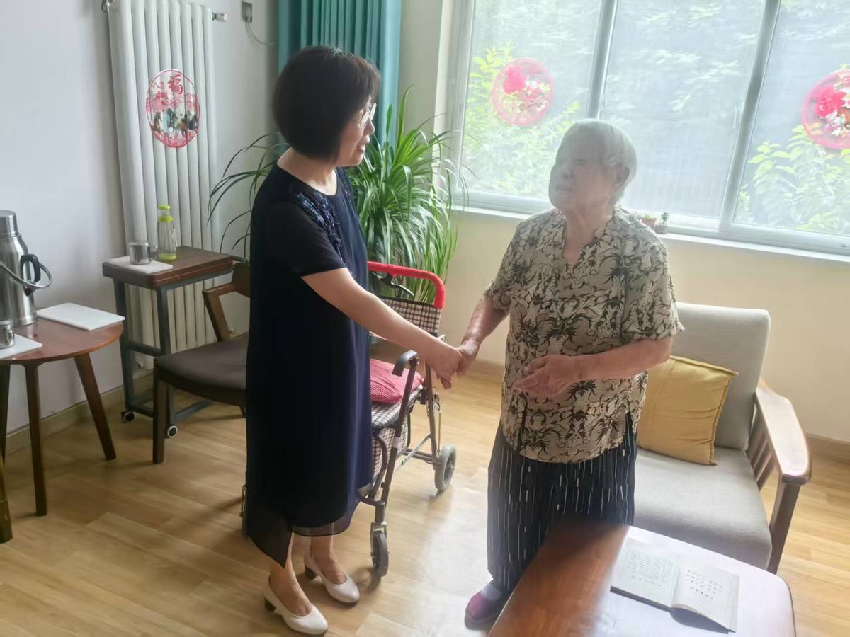 市政协调研我市银发消费培育情况