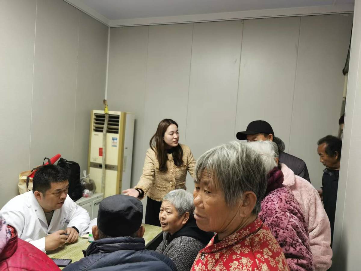 九九重阳暖桑榆，健康义诊护安康——市政协机关深入汤阴县韩庄镇东酒寺村开展义诊志愿活动