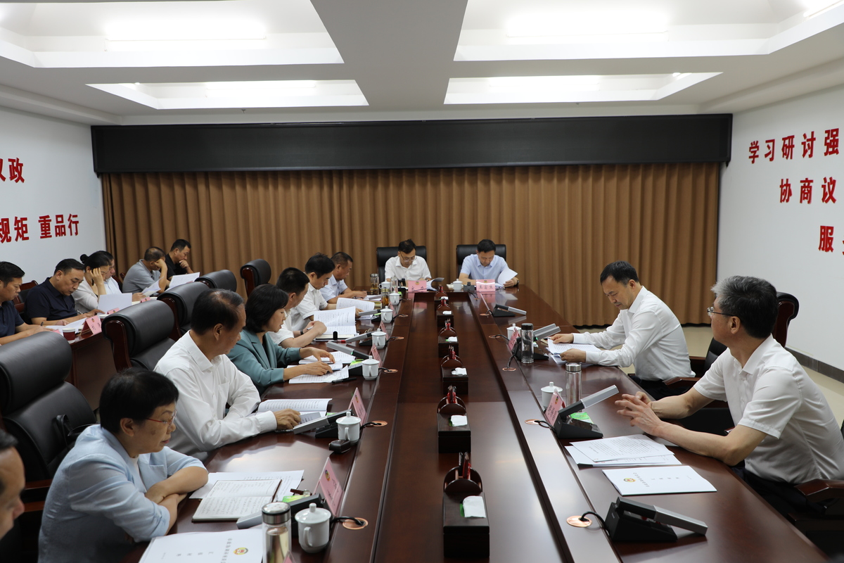 黄玉国走访市政协机关