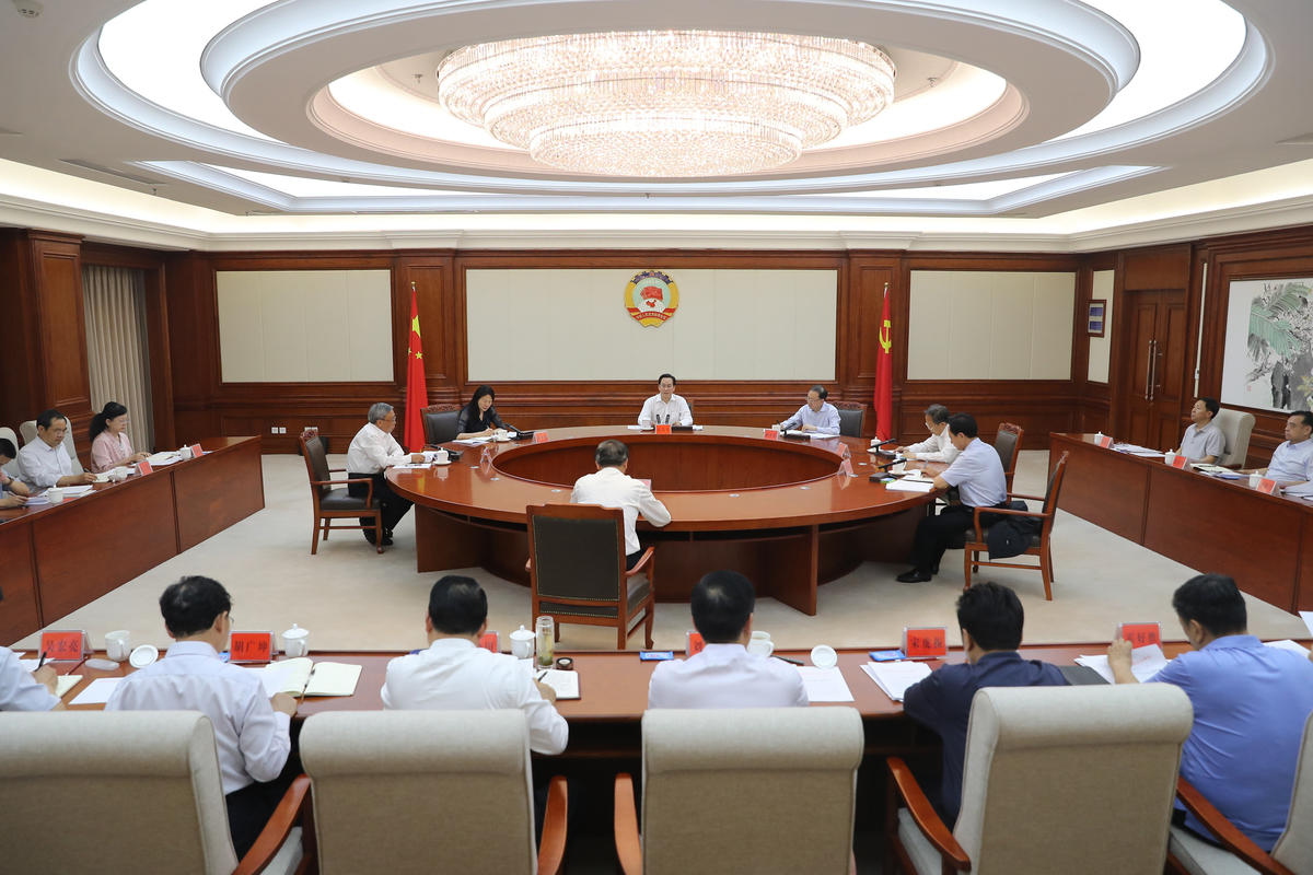 孔昌生主持召开省政协党组会议和主席会议  学习贯彻习近平总书记在河南考察时的重要讲话精神和省委部署要求