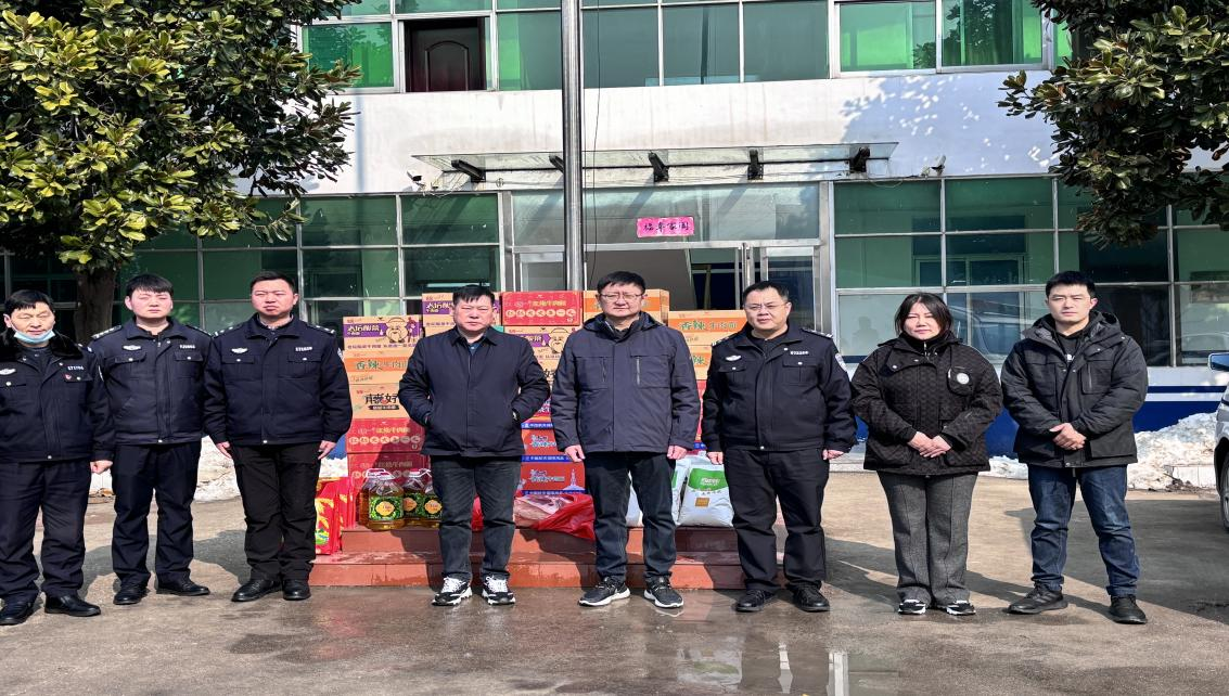 项城政协委员暖心回报家乡