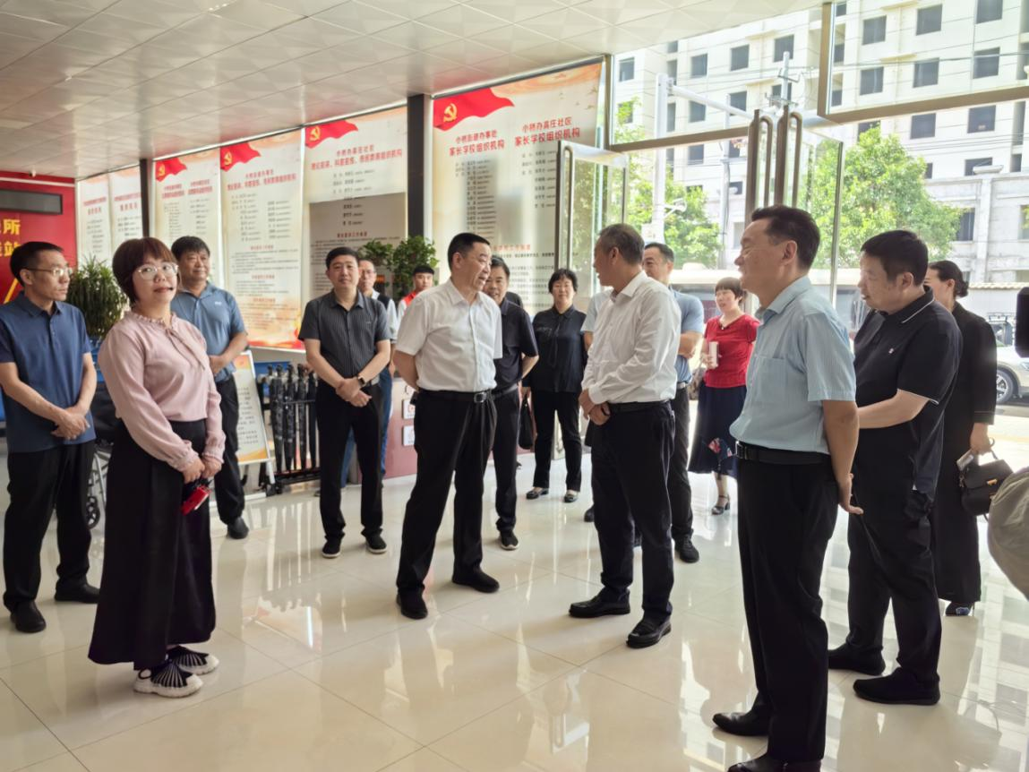 不断提高社区服务管理水平
