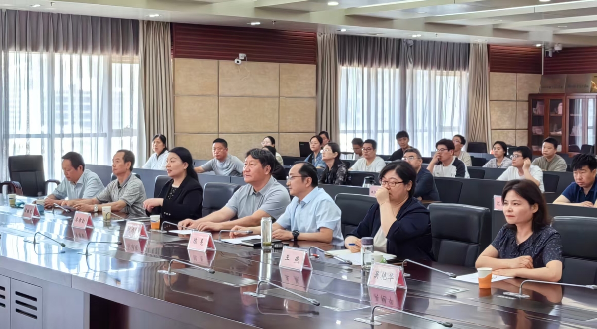 人口资源环境和城建委员会 开展“加快新型智慧城市建设”调研活动
