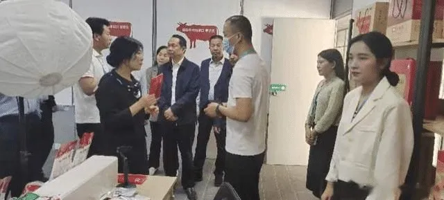 周口市政协调研组到商水县调研电商产业发展情况