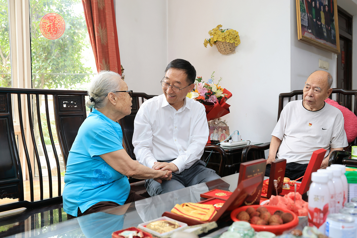 书记.jpg