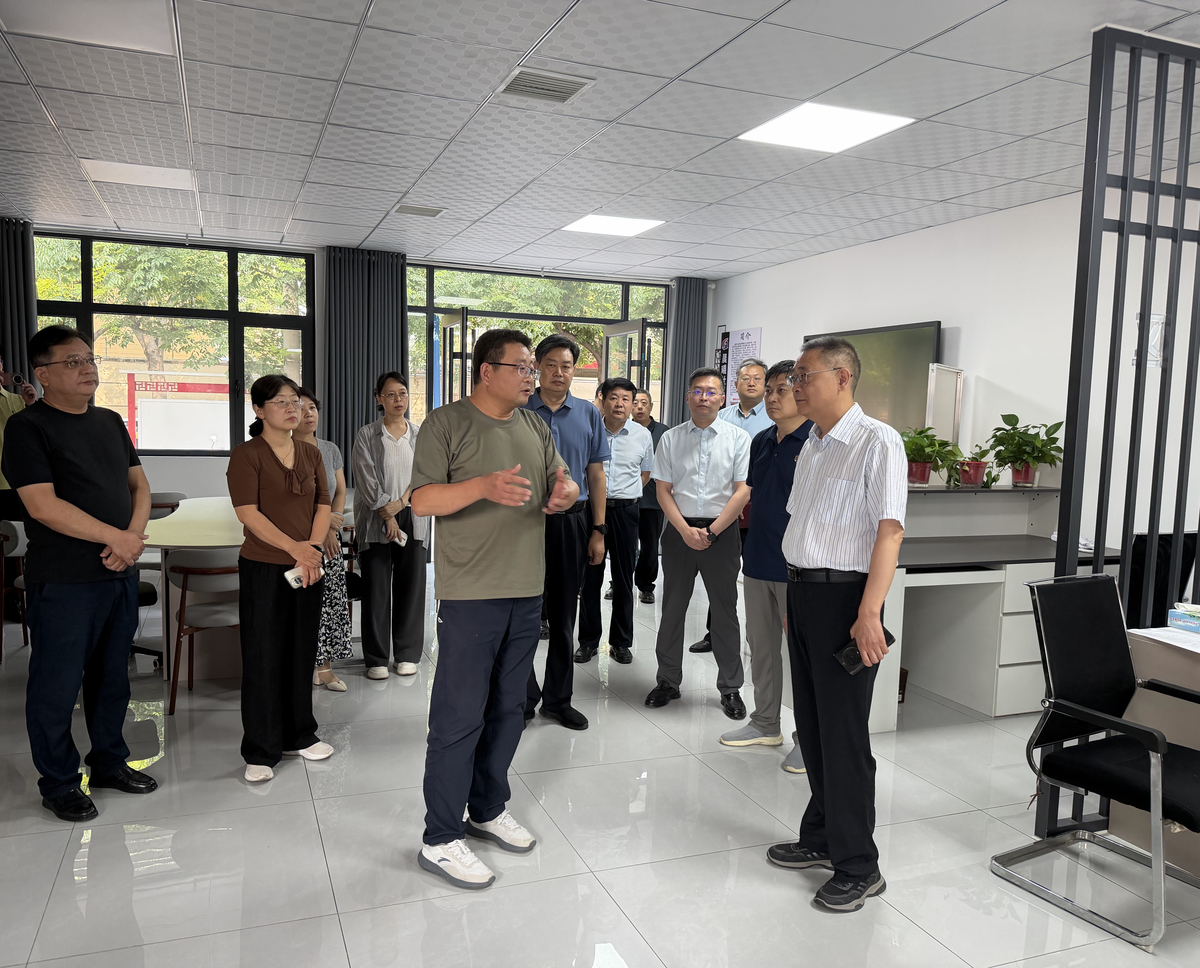 市政协副主席卢永明赴 文峰区、北关区调研完整社区建设工作