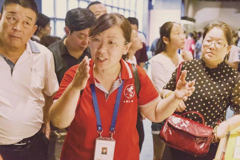 安阳市政协委员胜桂红：“把家里的宝贝介绍给更多的人”