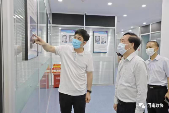 戴柏华带领省政协“加快市本级经济高质量发展”调研组赴开封调研