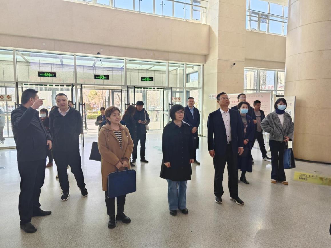 市政协副主席黄艳调研紧密型城市医疗集团建设情况