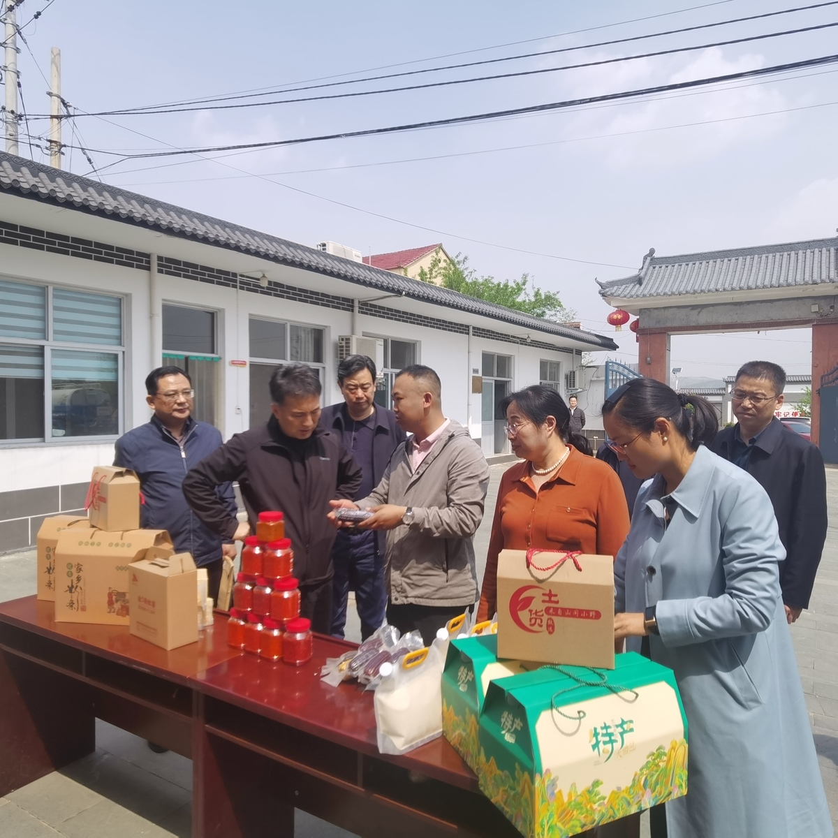 薛文明副主席调研指导 “五星”支部和软弱涣散村工作